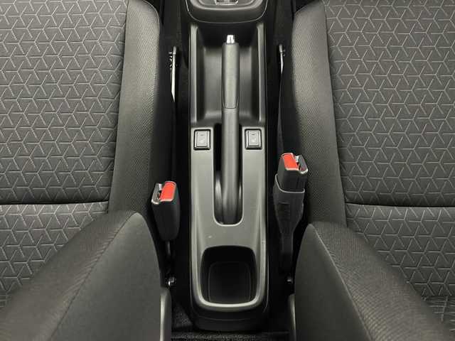 スズキ スイフト XG 秋田県 2023(令5)年 0.3万km キャラバンアイボリーPM 4WD/ヂュアルセンサーブレーキサポートII/レーダークルーズコントロール　/横滑り防止装置　/レーンキープアシスト　/前後クリアランスソナー　/前席シートヒーター　/ＬＥＤヘッドライト　/オートライト　/プッシュスタート　/スペアキー/ワンオーナー/プッシュスタート/電動格納ミラー/純正フロアマット