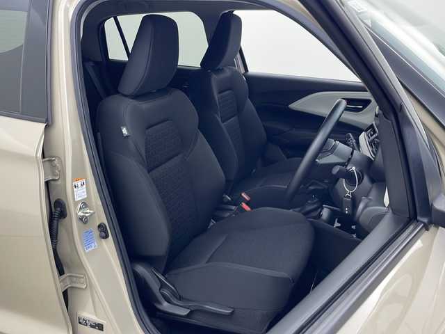 スズキ スイフト XG 秋田県 2023(令5)年 0.3万km キャラバンアイボリーPM 4WD/ヂュアルセンサーブレーキサポートII/レーダークルーズコントロール　/横滑り防止装置　/レーンキープアシスト　/前後クリアランスソナー　/前席シートヒーター　/ＬＥＤヘッドライト　/オートライト　/プッシュスタート　/スペアキー/ワンオーナー/プッシュスタート/電動格納ミラー/純正フロアマット