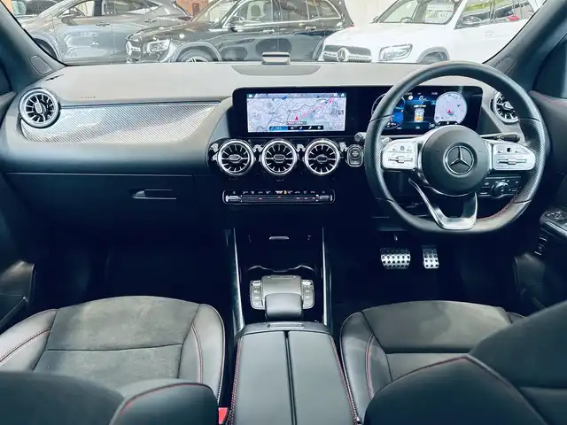 メルセデス・ベンツ Ｍ・ベンツ ＧＬＡ２００ｄ 4マチック AMGライン 大阪府 2022(令4)年 1.3万km デジタルホワイト AMGラインP/レーダーセーフティP/ACC/ハーフレザー/シートヒーター/純正ナビ/TV/360度カメラ/純正19インチAW/LEDヘッドライト/アンビエントライト/電動リアゲート/クリアランスソナー/ブラインドスポット/パドルシフト