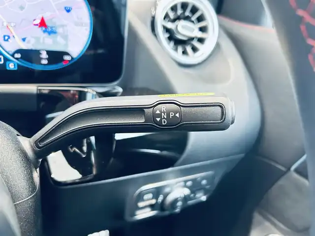 メルセデス・ベンツ Ｍ・ベンツ ＧＬＡ２００ｄ 4マチック AMGライン 大阪府 2022(令4)年 1.3万km デジタルホワイト AMGラインP/レーダーセーフティP/ACC/ハーフレザー/シートヒーター/純正ナビ/TV/360度カメラ/純正19インチAW/LEDヘッドライト/アンビエントライト/電動リアゲート/クリアランスソナー/ブラインドスポット/パドルシフト