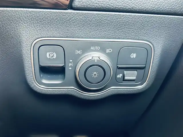 メルセデス・ベンツ Ｍ・ベンツ ＧＬＡ２００ｄ 4マチック AMGライン 大阪府 2022(令4)年 1.3万km デジタルホワイト AMGラインP/レーダーセーフティP/ACC/ハーフレザー/シートヒーター/純正ナビ/TV/360度カメラ/純正19インチAW/LEDヘッドライト/アンビエントライト/電動リアゲート/クリアランスソナー/ブラインドスポット/パドルシフト