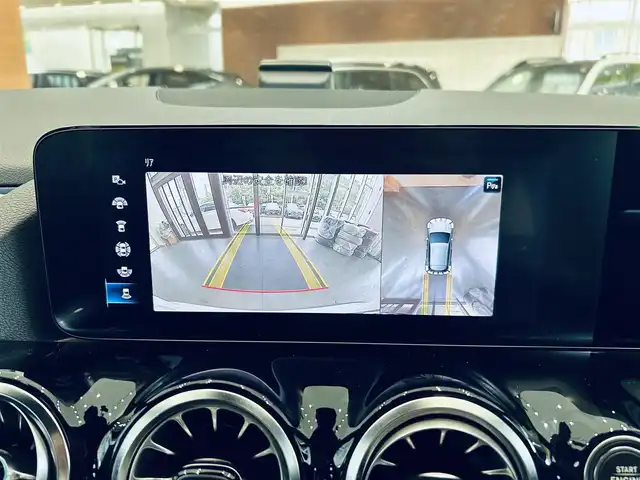 メルセデス・ベンツ Ｍ・ベンツ ＧＬＡ２００ｄ 4マチック AMGライン 大阪府 2022(令4)年 1.3万km デジタルホワイト AMGラインP/レーダーセーフティP/ACC/ハーフレザー/シートヒーター/純正ナビ/TV/360度カメラ/純正19インチAW/LEDヘッドライト/アンビエントライト/電動リアゲート/クリアランスソナー/ブラインドスポット/パドルシフト