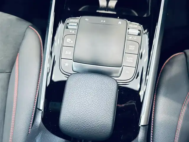 メルセデス・ベンツ Ｍ・ベンツ ＧＬＡ２００ｄ 4マチック AMGライン 大阪府 2022(令4)年 1.3万km デジタルホワイト AMGラインP/レーダーセーフティP/ACC/ハーフレザー/シートヒーター/純正ナビ/TV/360度カメラ/純正19インチAW/LEDヘッドライト/アンビエントライト/電動リアゲート/クリアランスソナー/ブラインドスポット/パドルシフト