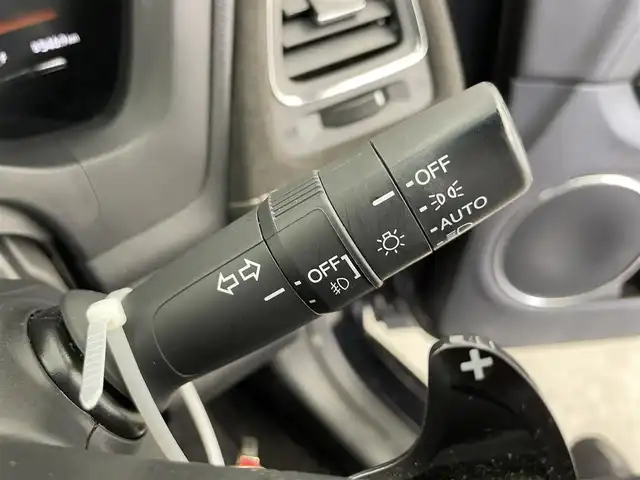ホンダ ヴェゼル ハイブリッド RS ホンダセンシング 富山県 2018(平30)年 3.2万km クリスタルブラックパール 純正ナビ（AM/FM/CD/DVD/SD/USB/BT/HDMI）/フルセグTV/バックカメラ/寒冷地仕様/衝突被害軽減ブレーキ/レーンキープアシスト/アダプティブクルーズコントロール/LEDオートライト/ハーフレザーシート/前席シートヒーター/パドルシフト/ビルトインETC/ドライブレコーダー/スマートキー×２/プッシュスタート/アイドリングストップ/純正フロアマット/取扱説明書