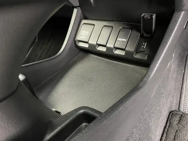 ホンダ ヴェゼル ハイブリッド RS ホンダセンシング 富山県 2018(平30)年 3.2万km クリスタルブラックパール 純正ナビ（AM/FM/CD/DVD/SD/USB/BT/HDMI）/フルセグTV/バックカメラ/寒冷地仕様/衝突被害軽減ブレーキ/レーンキープアシスト/アダプティブクルーズコントロール/LEDオートライト/ハーフレザーシート/前席シートヒーター/パドルシフト/ビルトインETC/ドライブレコーダー/スマートキー×２/プッシュスタート/アイドリングストップ/純正フロアマット/取扱説明書