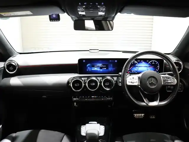 メルセデス・ベンツ Ａ２００ｄ AMGライン 静岡県 2020(令2)年 3万km モハーベシルバー 衝突軽減ブレーキ　/半革　/ＡＣＣ　/ＨＵＤ　/３６０°カメラ　/ＬＥＤ/ワイヤレス充電　/パドルシフト　/パワーシート／ヒーター　/純正ナビＴＶ　/キーレスゴー　/純正１８ＡＷ　/ＢＳＭ　/ＬＫＡ　/スペアキー