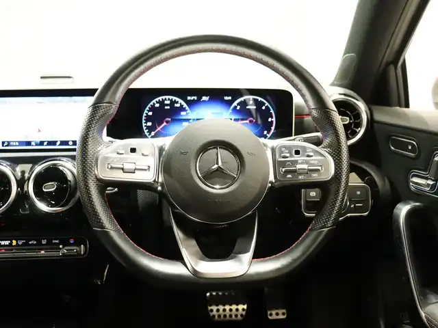 メルセデス・ベンツ Ａ２００ｄ AMGライン 静岡県 2020(令2)年 3万km モハーベシルバー 衝突軽減ブレーキ　/半革　/ＡＣＣ　/ＨＵＤ　/３６０°カメラ　/ＬＥＤ/ワイヤレス充電　/パドルシフト　/パワーシート／ヒーター　/純正ナビＴＶ　/キーレスゴー　/純正１８ＡＷ　/ＢＳＭ　/ＬＫＡ　/スペアキー