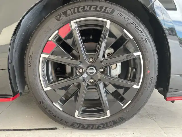日産 オーラ ニスモ 愛知県 2022(令4)年 1.8万km スーパーブラック プロパイロット/全方位カメラ/クルーズコントロール/シートヒーター/バックカメラ/コーナーセンサー/純正アルミホイール/ETC2.0/BSM/ステアリングヒーター/オートマチックハイビーム/置くだけ充電/ドライブレコーダー/衝突軽減ブレーキ/フルセグテレビ/Bluetooth/ステアリングスイッチ/スマートキー/プッシュスタート/ハーフレザーシート
