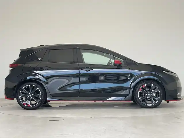 日産 オーラ ニスモ 愛知県 2022(令4)年 1.8万km スーパーブラック プロパイロット/全方位カメラ/クルーズコントロール/シートヒーター/バックカメラ/コーナーセンサー/純正アルミホイール/ETC2.0/BSM/ステアリングヒーター/オートマチックハイビーム/置くだけ充電/ドライブレコーダー/衝突軽減ブレーキ/フルセグテレビ/Bluetooth/ステアリングスイッチ/スマートキー/プッシュスタート/ハーフレザーシート