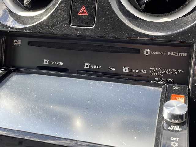 日産 ノート X DIG－S Vセレ +セーフ 新潟県 2015(平27)年 4.9万km ブリリアントホワイトパール 純正SDナビ/（TV/DVD/Bluetooth）/衝突軽減/レーンキープアシスト/コーナーセンサー/全方位カメラ/プッシュスタート/アイドリングストップ/フロアマット/LEDヘッドライト/ウィンカーミラー/ドアバイザー