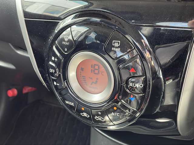 日産 ノート X DIG－S Vセレ +セーフ 新潟県 2015(平27)年 4.9万km ブリリアントホワイトパール 純正SDナビ/（TV/DVD/Bluetooth）/衝突軽減/レーンキープアシスト/コーナーセンサー/全方位カメラ/プッシュスタート/アイドリングストップ/フロアマット/LEDヘッドライト/ウィンカーミラー/ドアバイザー