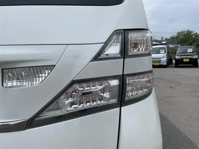 トヨタ ヴェルファイア 2．4Z プラチナセレクション 和歌山県 2010(平22)年 12.3万km ホワイトパールクリスタルシャイン 社外メモリーナビTVフルセグ/社外CD/DVD/両側パワースライドドア/パワーバックドア/バックカメラ/クルーズコントロール/ETC/スマートキー/プッシュスタート/保証書・取説有