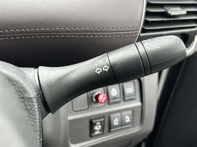 日産 セレナ e－パワー ハイウェイスター G 滋賀県 2019(令1)年 6.6万km ブリリアントホワイトパール 純正9インチナビ/【Bluetooth/CD/DVD/Bru-ray/フルセグTV/HDMI】/寒冷地仕様車/純正フリップダウンモニター/両側パワースライドドア/全方位カメラ/レザーシート/プロパイロット/レーンディパーチャーワーニング/レーンディパーチャープリベンション/ブラインドスポットワーニング/ブラインドスポットインターベンション/LEDヘッドライト/オートマチックハイビーム/パーキングアシスト/ビルトインETC/前後ドライブレコーダー/D/Nシートヒーター/ステアリングヒーター/電動パーキングブレーキ/オートマブレーキホールド/デジタルインナーミラー/純正フロアマット/プッシュスタート/スマートキー/ステアリングリモコン