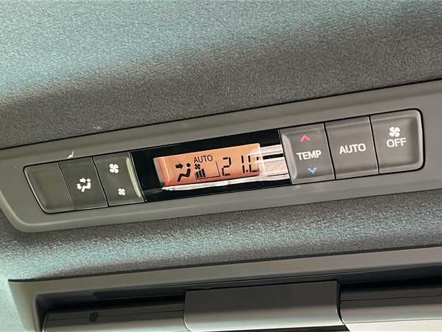 トヨタ ヴォクシー ハイブリッド ZS 煌 広島県 2018(平30)年 6.4万km ブラッキッシュアゲハガラスフレーク 禁煙車/トヨタセーフティセンス/・プリクラッシュセーフティ/・先行車発進告知/・オートマチックハイビーム/・LDA/クルーズコントロール/コーナーセンサー/純正10インチナビ（NSZN-Z66T）/・CD/DVD/フルセグ/Bluetooth/SD/REC/純正フリップダウンモニター（V12T-R66C）/バックカメラ/両側パワースライドドア/革巻きステアリング/オートライト/ステアリングスイッチ/D/Nシートヒーター/LEDヘッドライト/フォグランプ/サンシェード/ビルトインETC/純正フロアマット/純正ドアバイザー/スマートキー/プッシュスタート/スペアキー/純正16インチアルミホイール