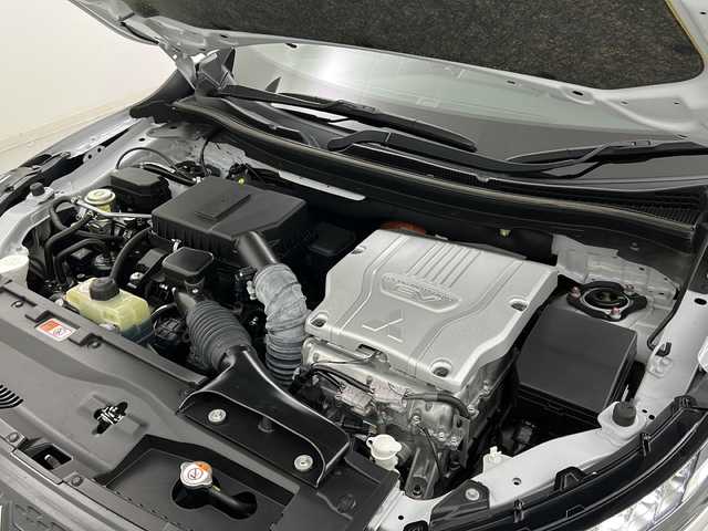 三菱 エクリプス クロス ＰＨＥＶ P 宮城県 2021(令3)年 3.9万km ホワイトダイヤモンド 禁煙車/サンルーフ/マルチアラウンドモニター/e-Assist/・衝突軽減ブレーキ/・レーンキープアシスト/・レーダークルーズコントロール/・オートハイビームアシスト/・ヘッドアップディスプレイ/・ブラインドスポットモニター/純正ディスプレイオーディオナビ/・BT.USB./フルセグTV/レザーシート/・前席パワーシート/・全席シートヒーター/パドルシフト/ステアリングヒーター/ステアリングスイッチ/LEDヘッドライト/フォグランプ/アイドリングストップ/横滑り防止装置/ETC/プッシュスタート/スマートキー/純正18インチアルミホイール/フロアマット