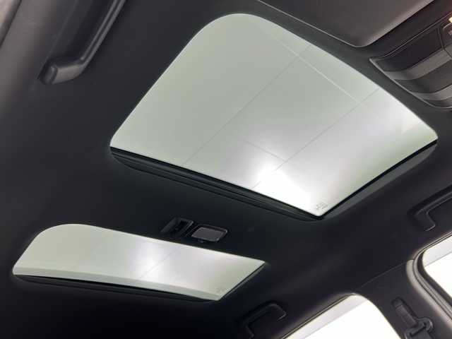 三菱 エクリプス クロス ＰＨＥＶ P 宮城県 2021(令3)年 3.9万km ホワイトダイヤモンド 禁煙車/サンルーフ/マルチアラウンドモニター/e-Assist/・衝突軽減ブレーキ/・レーンキープアシスト/・レーダークルーズコントロール/・オートハイビームアシスト/・ヘッドアップディスプレイ/・ブラインドスポットモニター/純正ディスプレイオーディオナビ/・BT.USB./フルセグTV/レザーシート/・前席パワーシート/・全席シートヒーター/パドルシフト/ステアリングヒーター/ステアリングスイッチ/LEDヘッドライト/フォグランプ/アイドリングストップ/横滑り防止装置/ETC/プッシュスタート/スマートキー/純正18インチアルミホイール/フロアマット