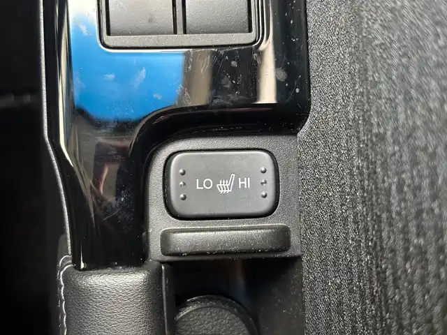 ホンダ オデッセイ アブソルート EX 大阪府 2021(令3)年 4.2万km プレミアムスパークルブラックパール ・純正10インチナビ/・全方位カメラ/・フリップダウンモニター/・ビルドインETC2.0/・両側パワースライドドア/・パワーバックドア/・パワーシートD/N/・シートヒーターD/N/・純正前後ドライブレコーダー/・ホンダセンシング/・衝突軽減ブレーキ/・レーンキープアシスト/・追従クルーズコントロール/・ブラインドスポットモニター/・前後コーナーセンサー/・パドルシフト/・LEDヘッドライト/・LEDフォグランプ/・オートライト/・純正18インチアルミホイール/・純正フロアマット/・ドアバイザー/・2列目オットマン/・プッシュスタート/・スマートキー/・リモコンエンジンスターター