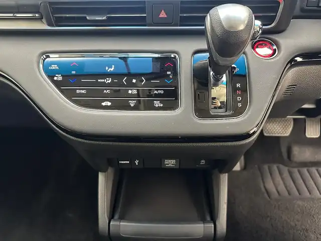 ホンダ オデッセイ アブソルート EX 大阪府 2021(令3)年 4.2万km プレミアムスパークルブラックパール ・純正10インチナビ/・全方位カメラ/・フリップダウンモニター/・ビルドインETC2.0/・両側パワースライドドア/・パワーバックドア/・パワーシートD/N/・シートヒーターD/N/・純正前後ドライブレコーダー/・ホンダセンシング/・衝突軽減ブレーキ/・レーンキープアシスト/・追従クルーズコントロール/・ブラインドスポットモニター/・前後コーナーセンサー/・パドルシフト/・LEDヘッドライト/・LEDフォグランプ/・オートライト/・純正18インチアルミホイール/・純正フロアマット/・ドアバイザー/・2列目オットマン/・プッシュスタート/・スマートキー/・リモコンエンジンスターター