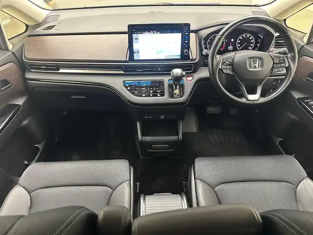 ホンダ オデッセイ アブソルート EX 大阪府 2021(令3)年 4.2万km プレミアムスパークルブラックパール ・純正10インチナビ/・全方位カメラ/・フリップダウンモニター/・ビルドインETC2.0/・両側パワースライドドア/・パワーバックドア/・パワーシートD/N/・シートヒーターD/N/・純正前後ドライブレコーダー/・ホンダセンシング/・衝突軽減ブレーキ/・レーンキープアシスト/・追従クルーズコントロール/・ブラインドスポットモニター/・前後コーナーセンサー/・パドルシフト/・LEDヘッドライト/・LEDフォグランプ/・オートライト/・純正18インチアルミホイール/・純正フロアマット/・ドアバイザー/・2列目オットマン/・プッシュスタート/・スマートキー/・リモコンエンジンスターター