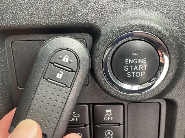 ダイハツ ブーン スタイル SAⅢ 三重県 2019(平31)年 4.2万km ホワイト/パウダリーベージュメタリック 2トーン /禁煙車//社外7型ナビ/ フルセグTV/Bluetooth/CD/DVD//バックカメラ//衝突軽減ブレーキ//コーナーセンサー//衝突軽減ブレーキ//ETC//ドラレコ//オートライト//オートマチックハイビーム//プッシュスタート//スマートキー//スペアキー//ドアバイザー//スマートアシスト3