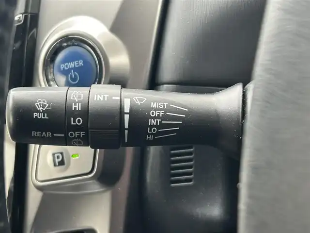 トヨタ プリウス α G 岩手県 2017(平29)年 6.5万km スーパーホワイトⅡ 純正ナビNSZT-Y66T/バックカメラ /ハーフレザーシート /フルセグTV /フロントカメラ /レーダークルコン/衝突軽減装置 /運転席パワーシート /ビルトインETC /社外ドラレコ /社外GPSレーダー /オートハイビーム/オートライト/フォグランプ/オールオートPW/革巻きステアリング/ナビステアリングスイッチ/純正エンジンスターター/スマートキー×2/リアワイパー/ルーフボックスTHULE/社外AWスタッドレスタイヤ/(205/60/R16　2024年製7分山)/ドアバイザー/フロアマット/保証書　取説　ナビ取説