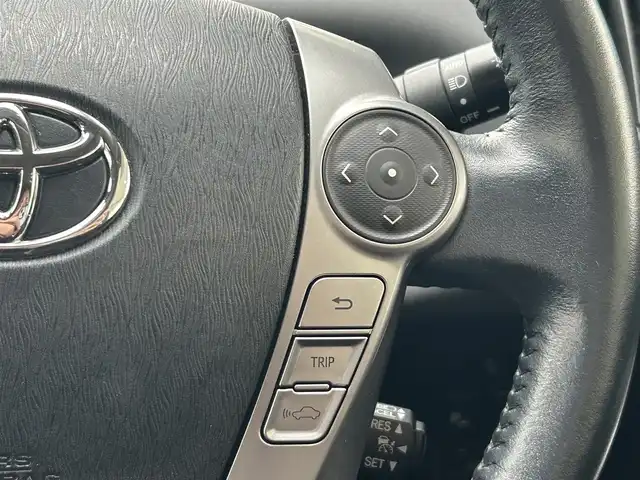 トヨタ プリウス α G 岩手県 2017(平29)年 6.5万km スーパーホワイトⅡ 純正ナビNSZT-Y66T/バックカメラ /ハーフレザーシート /フルセグTV /フロントカメラ /レーダークルコン/衝突軽減装置 /運転席パワーシート /ビルトインETC /社外ドラレコ /社外GPSレーダー /オートハイビーム/オートライト/フォグランプ/オールオートPW/革巻きステアリング/ナビステアリングスイッチ/純正エンジンスターター/スマートキー×2/リアワイパー/ルーフボックスTHULE/社外AWスタッドレスタイヤ/(205/60/R16　2024年製7分山)/ドアバイザー/フロアマット/保証書　取説　ナビ取説