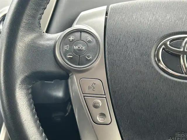 トヨタ プリウス α G 岩手県 2017(平29)年 6.5万km スーパーホワイトⅡ 純正ナビNSZT-Y66T/バックカメラ /ハーフレザーシート /フルセグTV /フロントカメラ /レーダークルコン/衝突軽減装置 /運転席パワーシート /ビルトインETC /社外ドラレコ /社外GPSレーダー /オートハイビーム/オートライト/フォグランプ/オールオートPW/革巻きステアリング/ナビステアリングスイッチ/純正エンジンスターター/スマートキー×2/リアワイパー/ルーフボックスTHULE/社外AWスタッドレスタイヤ/(205/60/R16　2024年製7分山)/ドアバイザー/フロアマット/保証書　取説　ナビ取説