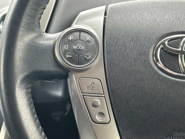 トヨタ プリウス α G 岩手県 2017(平29)年 6.5万km スーパーホワイトⅡ 純正ナビNSZT-Y66T/バックカメラ /ハーフレザーシート /フルセグTV /フロントカメラ /レーダークルコン/衝突軽減装置 /運転席パワーシート /ビルトインETC /社外ドラレコ /社外GPSレーダー /オートハイビーム/オートライト/フォグランプ/オールオートPW/革巻きステアリング/ナビステアリングスイッチ/純正エンジンスターター/スマートキー×2/リアワイパー/ルーフボックスTHULE/社外AWスタッドレスタイヤ/(205/60/R16　2024年製7分山)/ドアバイザー/フロアマット/保証書　取説　ナビ取説