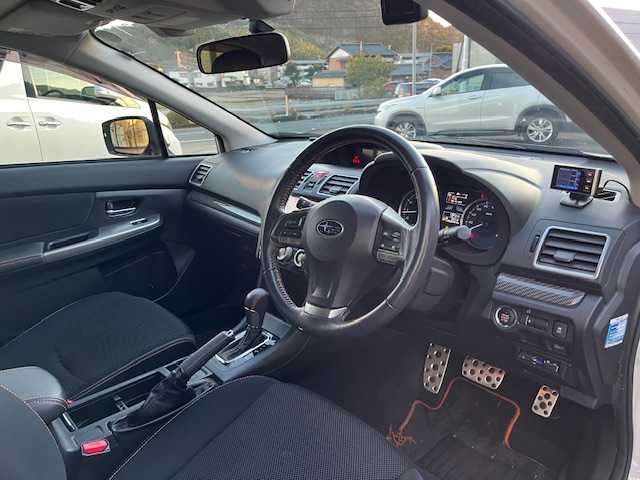 スバル インプレッサ ＸＶ 2．0i－L アイサイト ポップ 高知県 2014(平26)年 13.3万km クリスタルホワイトP (株)IDOMが運営する【じしゃロン高知店】の自社ローン対象車両になります。こちらは現金ご利用時の価格です。自社ローンご希望の方は別途その旨お申付け下さい。