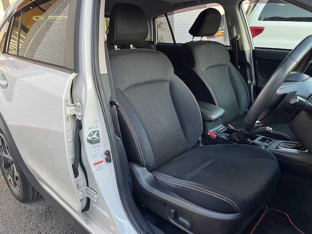 スバル インプレッサ ＸＶ 2．0i－L アイサイト ポップ 高知県 2014(平26)年 13.3万km クリスタルホワイトP (株)IDOMが運営する【じしゃロン高知店】の自社ローン対象車両になります。こちらは現金ご利用時の価格です。自社ローンご希望の方は別途その旨お申付け下さい。