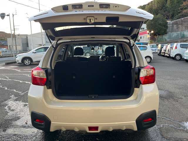 スバル インプレッサ ＸＶ 2．0i－L アイサイト ポップ 高知県 2014(平26)年 13.3万km クリスタルホワイトP (株)IDOMが運営する【じしゃロン高知店】の自社ローン対象車両になります。こちらは現金ご利用時の価格です。自社ローンご希望の方は別途その旨お申付け下さい。