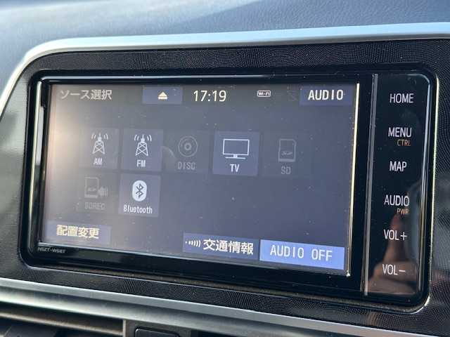 トヨタ シエンタ ハイブリッド G クエロ 大阪府 2021(令3)年 3.4万km ホワイトパールクリスタルシャイン ナビ　/フルセグ　/バックカメラ　/両側パワースライドドア　/クルーズコントロール　/前後コーナーセンサー　/ＬＥＤヘッドライト　/オートハイビーム　/革巻きハンドル　/ＥＴＣ　/フロアーマット　/衝突軽減ブレーキ
