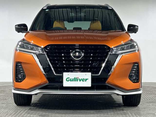 日産 キックス X ツートーンインテリアED 神奈川県 2021(令3)年 2.2万km プレミアムホライズンオレンジ/ピュアブラック 2トーン 純正9型SDナビゲーション【MM320D-L】/フルセグ　AM FM CD DVD　MUSICSTOCKER USB　SD　Bluetooth　/インテリジェントアラウンドビューモニター/インテリジェントルームミラー/セーフティアシスト/プロパイロット　/レーダークルーズコントロール/インテリジェントエマージェンシーブレーキ/インテリジェントLI【車線逸脱防止支援システム】/踏み間違い防止アシスト/ハイビームアシスト/ツートーン合皮シート/前席シートヒーター/革巻きステアリング/ステアリングヒーター/SOSコール/ビルトインETC/リアヒーターダクト/前後ソナー/全席USB電源ソケット/ブルーLEDプッシュパワースターター/インテリジェントキー/シルバールーフレール/LEDヘッドランプ/インテリジェントオートライト/純正17インチアルミホイール