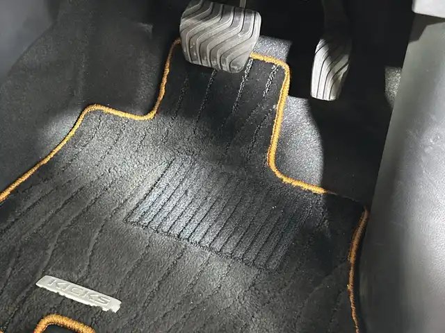 日産 キックス X ツートーンインテリアED 神奈川県 2021(令3)年 2.2万km プレミアムホライズンオレンジ/ピュアブラック 2トーン 純正9型SDナビゲーション【MM320D-L】/フルセグ　AM FM CD DVD　MUSICSTOCKER USB　SD　Bluetooth　/インテリジェントアラウンドビューモニター/インテリジェントルームミラー/セーフティアシスト/プロパイロット　/レーダークルーズコントロール/インテリジェントエマージェンシーブレーキ/インテリジェントLI【車線逸脱防止支援システム】/踏み間違い防止アシスト/ハイビームアシスト/ツートーン合皮シート/前席シートヒーター/革巻きステアリング/ステアリングヒーター/SOSコール/ビルトインETC/リアヒーターダクト/前後ソナー/全席USB電源ソケット/ブルーLEDプッシュパワースターター/インテリジェントキー/シルバールーフレール/LEDヘッドランプ/インテリジェントオートライト/純正17インチアルミホイール