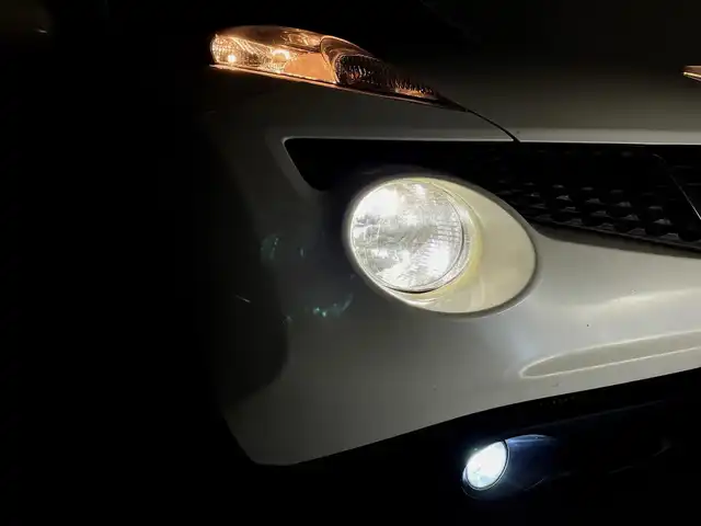 日産 ジューク 16GT FOUR タイプV 群馬県 2012(平24)年 8.8万km ブリリアントホワイトパール 純正7インチナビ(AM/FM/フルセグTV/AUX/SD)/バックモニター/社外前後方ドライブレコーダー/4WD/電動格納ミラー/ETC/プッシュスタート/スマートキー/スペアキー/オートライト