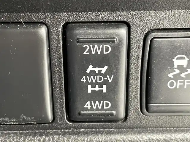 日産 ジューク 16GT FOUR タイプV 群馬県 2012(平24)年 8.8万km ブリリアントホワイトパール 純正7インチナビ(AM/FM/フルセグTV/AUX/SD)/バックモニター/社外前後方ドライブレコーダー/4WD/電動格納ミラー/ETC/プッシュスタート/スマートキー/スペアキー/オートライト
