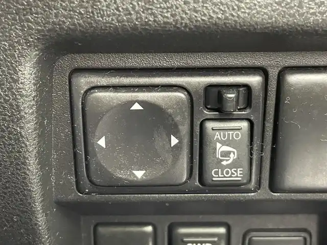 日産 ジューク 16GT FOUR タイプV 群馬県 2012(平24)年 8.8万km ブリリアントホワイトパール 純正7インチナビ(AM/FM/フルセグTV/AUX/SD)/バックモニター/社外前後方ドライブレコーダー/4WD/電動格納ミラー/ETC/プッシュスタート/スマートキー/スペアキー/オートライト