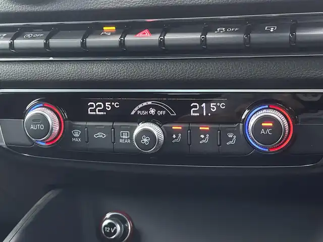 アウディ Ｓ３ スポーツバック 三重県 2016(平28)年 5.9万km パンサーブラッククリスタルエフェクト ＡＣＣ/アウディプレセンス/純正ナビ/バックカメラ/フルセグＴＶ/ＬＥＤヘッドライト/社外１８インチアルミホイール/社外ドライブレコーダー/ハーフレザーシート/パワーシート/オートライト/ＥＴＣ車載器/保証書/取扱説明書/スペアキー1本