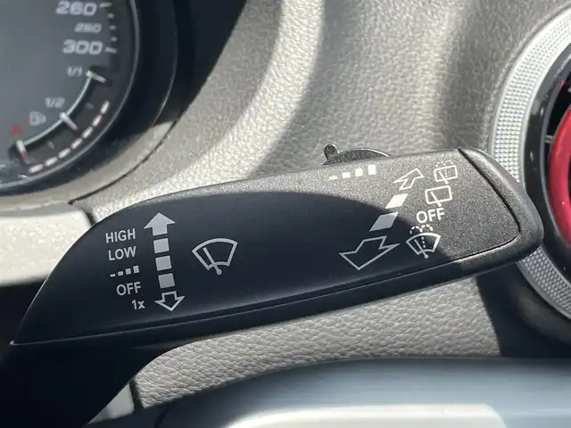 アウディ Ｓ３ スポーツバック 三重県 2016(平28)年 5.9万km パンサーブラッククリスタルエフェクト ＡＣＣ/アウディプレセンス/純正ナビ/バックカメラ/フルセグＴＶ/ＬＥＤヘッドライト/社外１８インチアルミホイール/社外ドライブレコーダー/ハーフレザーシート/パワーシート/オートライト/ＥＴＣ車載器/保証書/取扱説明書/スペアキー1本