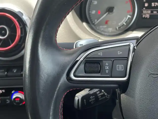 アウディ Ｓ３ スポーツバック 三重県 2016(平28)年 5.9万km パンサーブラッククリスタルエフェクト ＡＣＣ/アウディプレセンス/純正ナビ/バックカメラ/フルセグＴＶ/ＬＥＤヘッドライト/社外１８インチアルミホイール/社外ドライブレコーダー/ハーフレザーシート/パワーシート/オートライト/ＥＴＣ車載器/保証書/取扱説明書/スペアキー1本