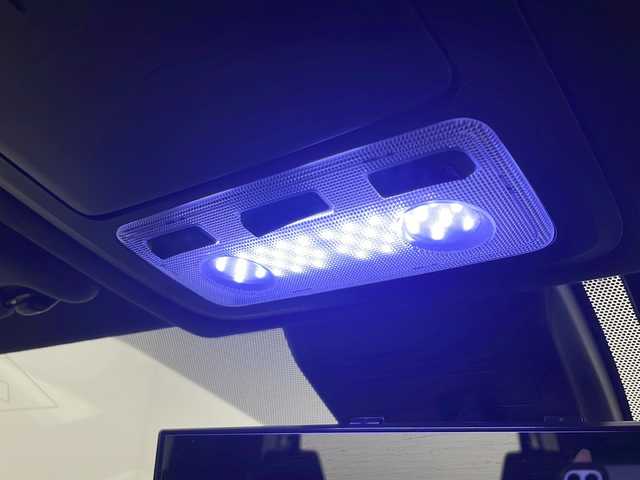 トヨタ ノア ハイブリッド S－Z 千葉県 2022(令4)年 4.7万km スパークリングブラックパールクリスタルシャイン トヨタセーフティセンス/・プリクラッシュセーフティ/・レーンディパーチャーアラート/・オートマチックハイビーム/・レーントレーシングアラート/・発進遅れ告知機能/快適利便パッケージHi/・パワーバックドア/・２列目オットマン付きシート/純正10.5インチディスプレイナビ/・CD/DVDデッキ/・フルセグTV/ブラインドスポットモニター/AC100V電源/ビルトインETC2.0/両側パワースライドドア/スマートキー/LEDヘッドライト