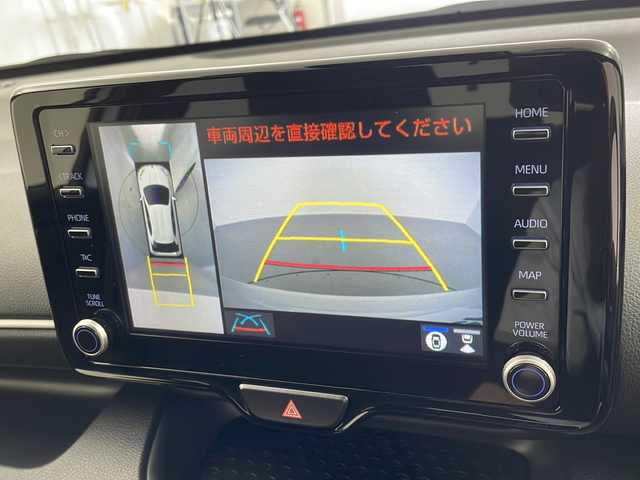 トヨタ ヤリス ハイブリッド Z 岐阜県 2022(令4)年 3万km ホワイトパールクリスタルシャイン トヨタセーフティーセンス/・プリクラッシュセーフティ/・レーントレーシングアシスト/・レーンディパーチャーアラート/・レーダークルーズコントロール/・オートマチックハイビーム/・ロードサインアシスト/純正ディスプレイオーディオ/・AM/FM/BT/パノラミックビューモニター/ヒートシーター（運転席・助手席）/純正フロアマット/純正前後ドライブレコーダー（TZ-D305W）/純正LEDヘッドランプ/純正１６AW