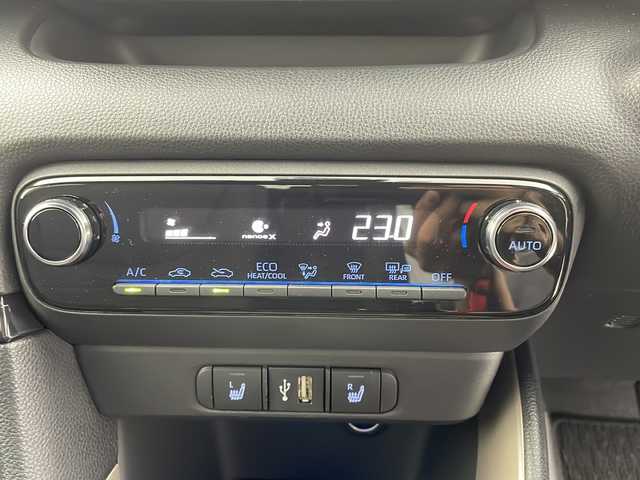 トヨタ ヤリス ハイブリッド Z 岐阜県 2022(令4)年 3万km ホワイトパールクリスタルシャイン トヨタセーフティーセンス/・プリクラッシュセーフティ/・レーントレーシングアシスト/・レーンディパーチャーアラート/・レーダークルーズコントロール/・オートマチックハイビーム/・ロードサインアシスト/純正ディスプレイオーディオ/・AM/FM/BT/パノラミックビューモニター/ヒートシーター（運転席・助手席）/純正フロアマット/純正前後ドライブレコーダー（TZ-D305W）/純正LEDヘッドランプ/純正１６AW