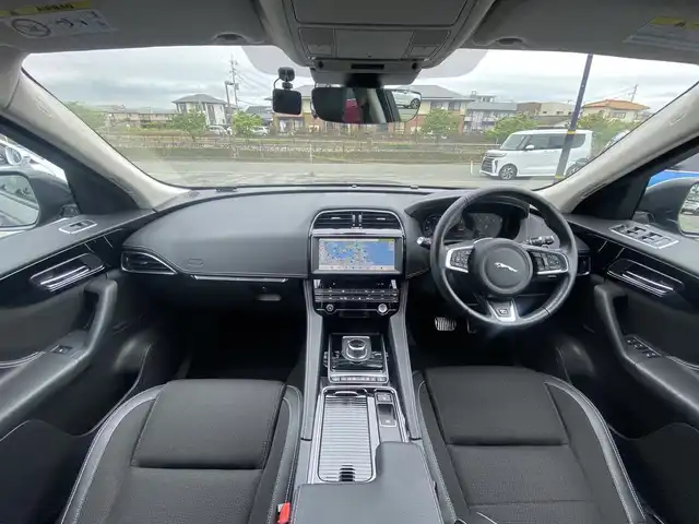 ジャガー Ｆペース R－スポーツ 福岡県 2020(令2)年 2.8万km グレー ・アダプティブクルーズコントロール/・純正HDDナビ/USB/Bluetooth/CD/DVD/AplleCarPlay/・全方位カメラ/・黒革シート/シートヒーター/・社外ドライブレコーダー/・フルセグ/・ETC/・純正19AW/・プッシュスタート/・パーキングアシスト/・アイドリングストップ/・スマートキー/・スペアキー/・パワーシート/・レーンキープアシスト/・オートライト/・LEDライト/・保証書/・取扱説明書