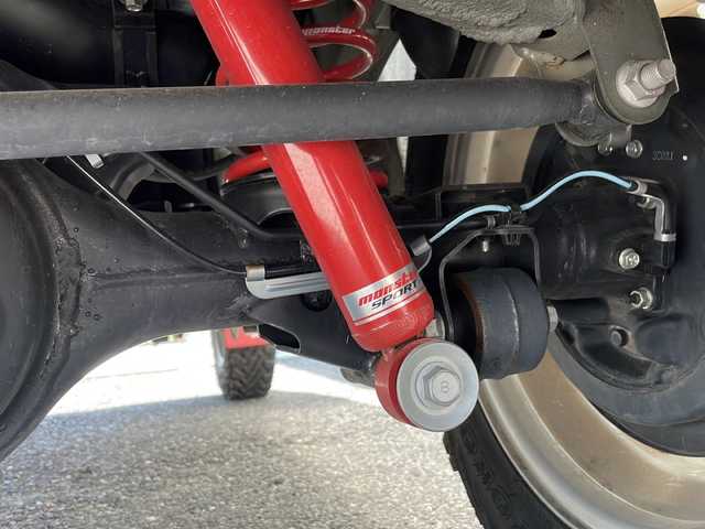 スズキ ジムニー XC 福島県 2023(令5)年 1万km ジャングルグリーン ワンオーナー/【モンスタースポーツコンプリートカー】/EX-TUNEサスペンション2インチアップ/MonsterSPORTフルレンジECU STAGE2/（64→約90馬力）/SR-7F RECAROシート/SP-Xストリートマフラー/Carrozzeriaハイレゾサウンドスピーカー/オーバーフェンダー/MonsterSPORTマッドフラップ/MonsterSPORTアルミペダル/MonsterSPORT背面タイヤカバー/スズキレーダーセーフティ/Stradaナビ/バックカメラ/Bluetooth/DVD再生/前後ドラレコ/オートLEDライト/デュアルカラーフォグランプバルブ（ホワイト/イエロー）/M/Tタイヤ装着純正AW16インチ