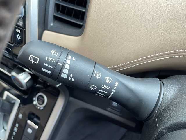 日産 セレナ ハイウェイスターVセレクションⅡ 愛知県 2016(平28)年 6.5万km カシミヤグレージュ プロパイロット/衝突軽減システム/純正9型ナビ/フリップダウンモニター/全方位カメラ/両側パワースライドドア/クルーズコントロール/フルセグ/CD DVD/Bluetooth/バックカメラ/コーナーセンサー/イージーオープン機能/純正アルミホイール/LEDヘッドライト/ドライブレコーダー/オートライト/ETC/ステアリングスイッチ/スマートキー/プッシュスタート