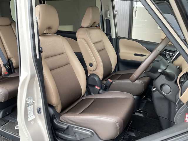 日産 セレナ ハイウェイスターVセレクションⅡ 愛知県 2016(平28)年 6.5万km カシミヤグレージュ プロパイロット/衝突軽減システム/純正9型ナビ/フリップダウンモニター/全方位カメラ/両側パワースライドドア/クルーズコントロール/フルセグ/CD DVD/Bluetooth/バックカメラ/コーナーセンサー/イージーオープン機能/純正アルミホイール/LEDヘッドライト/ドライブレコーダー/オートライト/ETC/ステアリングスイッチ/スマートキー/プッシュスタート