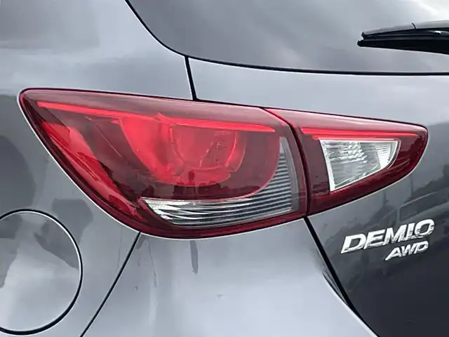 マツダ デミオ XD ツーリング Lパッケージ 岩手県 2018(平30)年 5.4万km マシーングレープレミアムM 禁煙車/4WD/ディーゼル/純正エンジンスターター/前席シートヒーター/レーンキープアシスト/衝突軽減システム/横滑り防止装置/純正ナビ/→フルセグTV/Bluetooth/CD/DVD/FM/AM/AUX/バックカメラ/ヘッドアップディスプレイ/ステアリングスイッチ/クルーズコントロール/パドルシフト/オートライト/フォグライト/〇電動格納ミラー/〇ウィンカーミラー/〇ドアバイザー/〇フロアマット/〇USBポート2つ/〇シガーソケット/〇プッシュスタート/ETC/冬タイヤ社外アルミホイール車載
