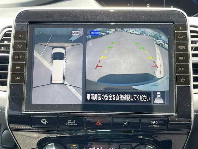 日産 セレナ e－パワー ハイウェイスター V 静岡県 2020(令2)年 4.3万km ダークメタルグレー ●純正ナビ/(フルセグ/CD/DVD/Bluetooth)/●全方位カメラ/●プロパイロット/●パーキングアシスト/●ブラインドスポットモニター/●衝突被害軽減システム/●レーンキープアシスト/●前後コーナーセンサー/●電動パーキングブレーキ/●オートブレーキホールド/●LEDライト＆フォグランプ/●オートライト/●革巻きステアリング/●ステアリングスイッチ/●ETC/●前方ドライブレコーダー/(DJ4-D)/●フリップダウンモニター/●両側パワースライドドア/●電動格納ウィンカーミラー/●ドアバイザー/●スマートキー/●プッシュスタート/●スペアキー×1/●純正15インチアルミホイール/●W＋サイドSRS＋ABS/●車両取扱説明書/●ナビ取扱説明書/●保証書