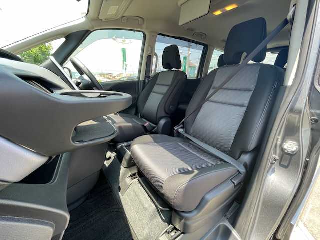 日産 セレナ e－パワー ハイウェイスター V 静岡県 2020(令2)年 4.3万km ダークメタルグレー ●純正ナビ/(フルセグ/CD/DVD/Bluetooth)/●全方位カメラ/●プロパイロット/●パーキングアシスト/●ブラインドスポットモニター/●衝突被害軽減システム/●レーンキープアシスト/●前後コーナーセンサー/●電動パーキングブレーキ/●オートブレーキホールド/●LEDライト＆フォグランプ/●オートライト/●革巻きステアリング/●ステアリングスイッチ/●ETC/●前方ドライブレコーダー/(DJ4-D)/●フリップダウンモニター/●両側パワースライドドア/●電動格納ウィンカーミラー/●ドアバイザー/●スマートキー/●プッシュスタート/●スペアキー×1/●純正15インチアルミホイール/●W＋サイドSRS＋ABS/●車両取扱説明書/●ナビ取扱説明書/●保証書